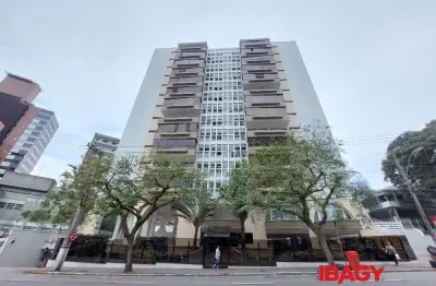 Excelente Apartamento 4 dormitório(s) em Centro - Florianópolis