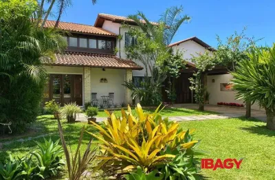 Excelente casa 4 dormitório(s) em campeche - florianópolis