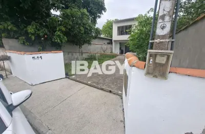 Excelente casa 2 dormitório(s) em são joão do rio vermelho - florianópolis