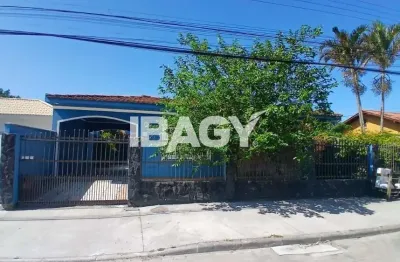 Excelente casa 3 dormitório(s) em campeche - florianópolis