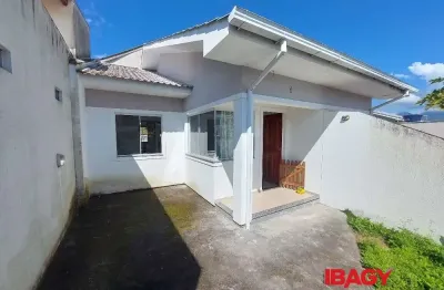 Excelente casa 2 dormitório(s) em bela vista - palhoça
