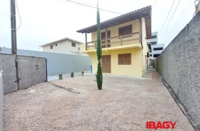 Excelente Casa 2 dormitório(s) em Ingleses do Rio Vermelho - Florianópolis