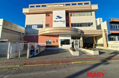 Excelente apartamento 2 dormitório(s) em barreiros - são josé