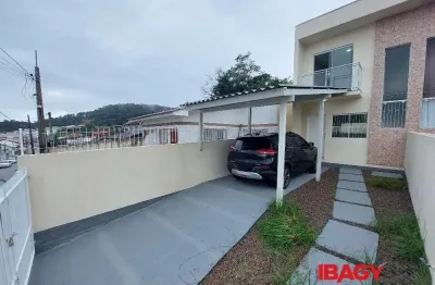 Casa com 2 quartos para alugar na Rua Gleci Dias Carneiro, 337, Bela Vista, Palhoça