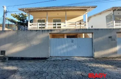 Excelente apartamento 1 dormitório(s) em agronômica - florianópolis