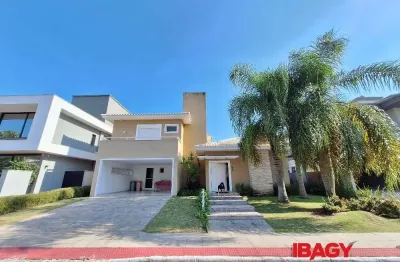 Excelente casa em condominio 4 dormitório(s) em santa mônica - florianópolis