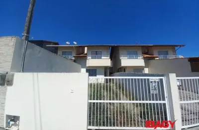 Excelente casa 2 dormitório(s) em bela vista - palhoça