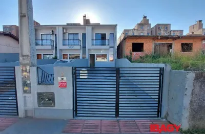 Casa com 2 quartos para alugar na Rua São Benedito, 820, Serraria, São José
