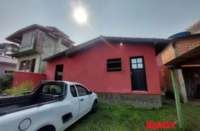 Excelente casa 1 dormitório(s) em cachoeira do bom jesus - florianópolis