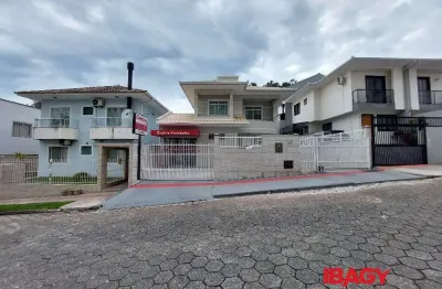 Kitnet / Stúdio para alugar na Rua Zigomar Georgina de Souza Silva, 367, Areias, São José