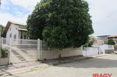 Excelente casa 2 dormitório(s) em jardim atlântico - florianópolis