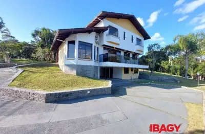 Excelente casa em condominio 6 dormitório(s) em cacupé - florianópolis