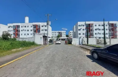 Apartamento com 2 quartos para alugar na Rua Pedro Theisen Júnior, 343, Aririu, Palhoça