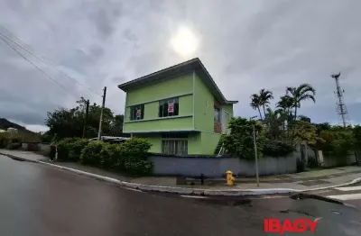 Excelente apartamento 2 dormitório(s) em armação do pântano do sul - florianópolis