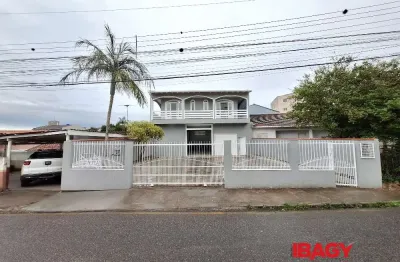Excelente casa 3 dormitório(s) em passa vinte - palhoça