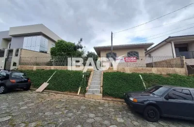 Casa com 3 quartos para alugar na Rua Getúlio Neto, 42, Centro, São José
