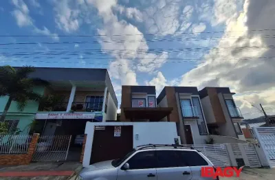 Excelente casa 2 dormitório(s) em bela vista - palhoça