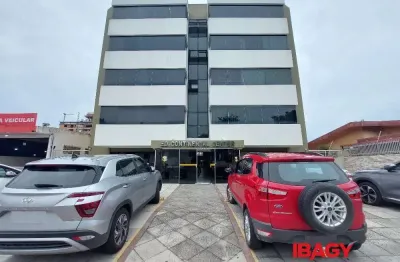 Oportunidade! Salas/Conjuntos em Estreito - Florianópolis