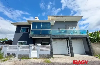 Excelente casa 3 dormitório(s) em campeche - florianópolis