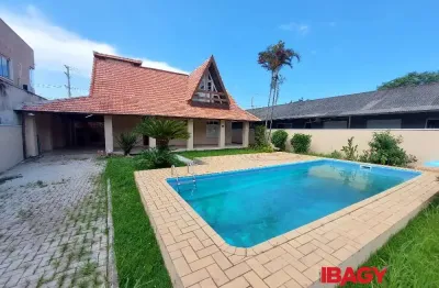 Excelente casa 4 dormitório(s) em morro das pedras - florianópolis