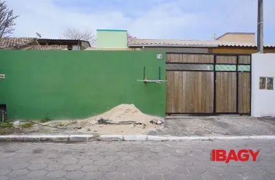 Excelente casa 2 dormitório(s) em rio vermelho - florianópolis