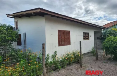 Excelente casa 2 dormitório(s) em ingleses do rio vermelho - florianópolis