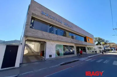 Ponto comercial para alugar na Rua Coronel Teixeira Oliveira, 68, Centro, Biguaçu