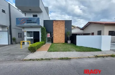 Ponto comercial para alugar na Rua Francisco Petry, 46, Centro, Biguaçu