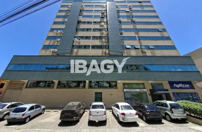 Sala comercial para alugar na Rua das Camélias, 345, Kobrasol, São José