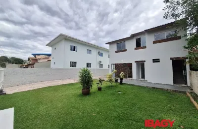 Excelente apartamento 2 dormitório(s) em carianos - florianópolis