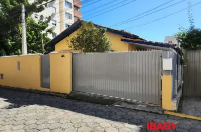 Excelente kitnet 1 dormitório(s) em trindade - florianópolis