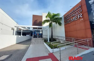 Ponto comercial para alugar na Avenida Presidente Kennedy, 179, Kobrasol, São José