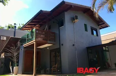 Excelente casa 2 dormitório(s) em lagoa da conceição - florianópolis