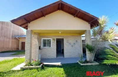 Excelente casa 1 dormitório(s) em pinheira - palhoça