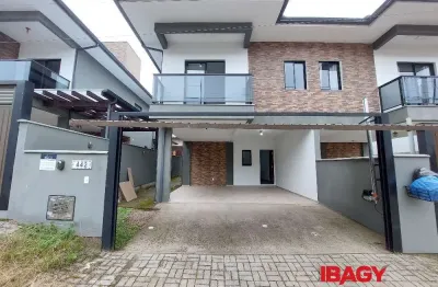 Excelente casa 2 dormitório(s) em campeche - florianópolis