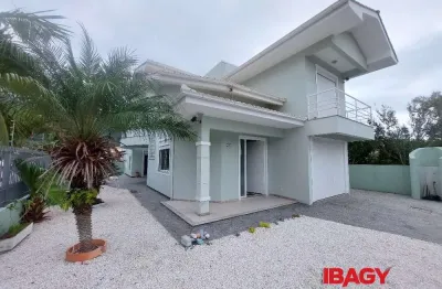 Excelente casa 4 dormitório(s) em praia de fora - palhoça