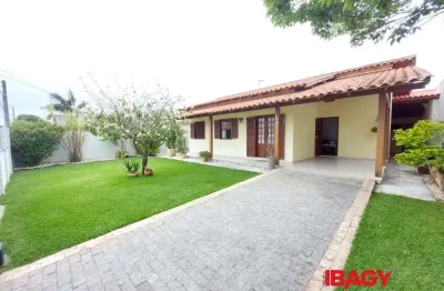 Excelente casa 3 dormitório(s) em ingleses do rio vermelho - florianópolis