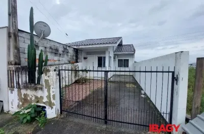 Excelente casa 2 dormitório(s) em alto aririú - palhoça
