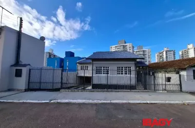 Excelente casa 4 dormitório(s) em barreiros - são josé