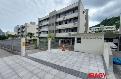 Excelente apartamento 3 dormitório(s) em centro - florianópolis