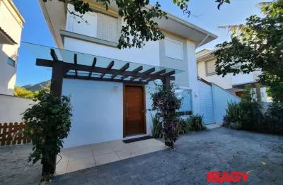 Excelente casa 3 dormitório(s) em açores - florianópolis