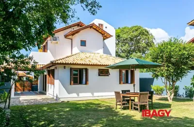Excelente casa 3 dormitório(s) em rio tavares - florianópolis
