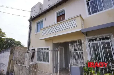 Excelente casa 1 dormitório(s) em centro - florianópolis