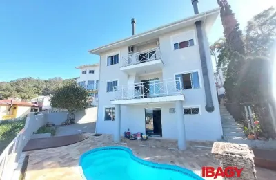 Excelente casa 3 dormitório(s) em trindade - florianópolis