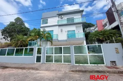 Excelente casa 5 dormitório(s) em córrego grande - florianópolis