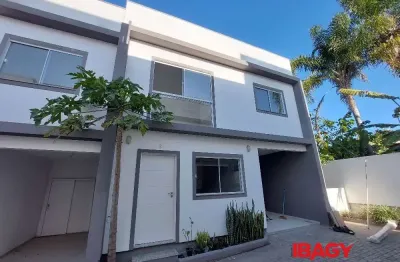 Excelente casa 3 dormitório(s) em campeche - florianópolis
