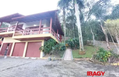Excelente casa 1 dormitório(s) em lagoa da conceição - florianópolis