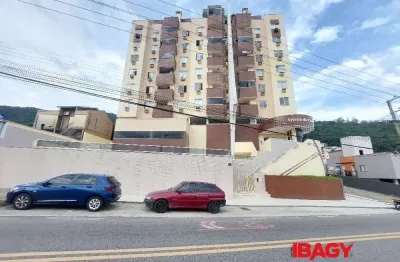 Excelente apartamento 2 dormitório(s) em costeira do pirajubaé - florianópolis