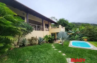 Excelente casa 3 dormitório(s) em lagoa da conceição - florianópolis