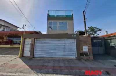 Excelente casa 4 dormitório(s) em abraao - florianopolis